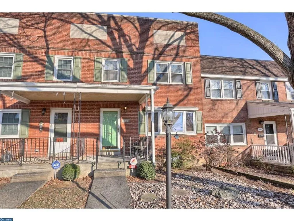 359 Linden Ln photo 1