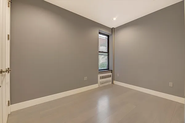 Rented by REAL New York | media 23