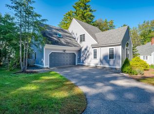 10 Linden Ln, York, ME 03909
