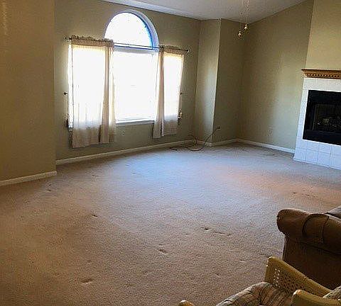4th image of 302 Amanda Dr