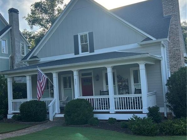 527 Village Rd