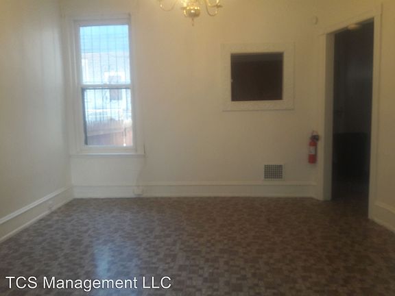 3rd image of 4116 N Darien St