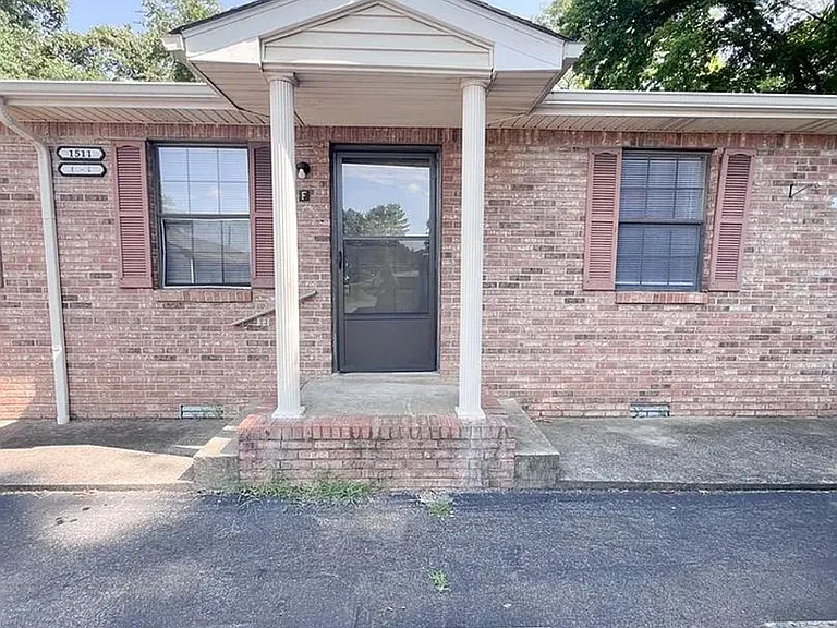 1511 W Knollwood Cir — Photo 1