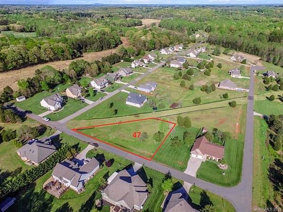 3rd image of 112 Bluff Meadow Ln