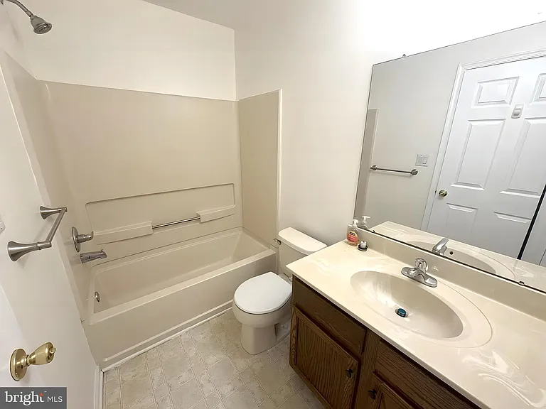 5701 Essex Ln — Photo 7