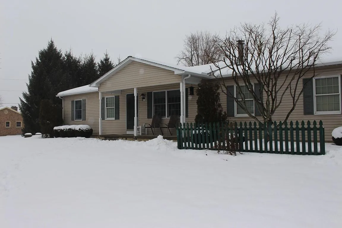 4082 Brook Rd NW photo 1