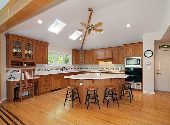 4th image of 1735 Fox Mead Cir