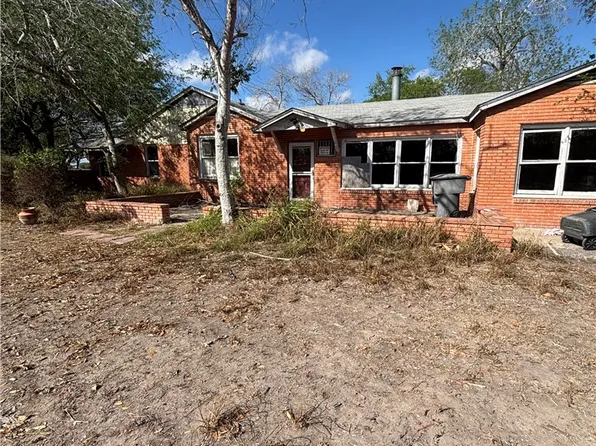 369 Edith Dr, Alice, TX 78332