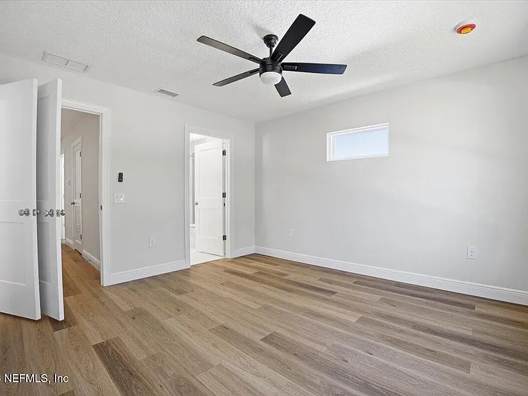 206 W Fox St — Photo 5