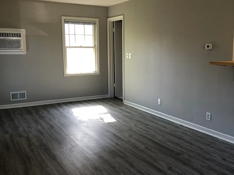 1110 S Main Ave #1/2 — Photo 6