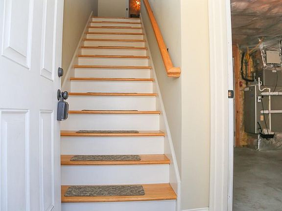 5th image of 7 Green St #7