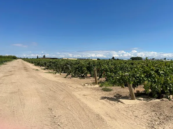 4666 N Sycamore Ave, Kerman, CA 93630