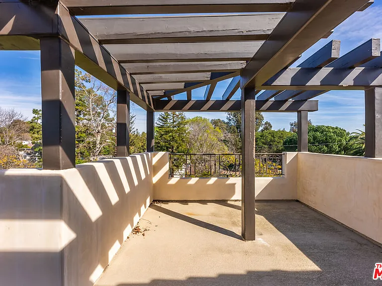 391 S Saltair Ave — Photo 40