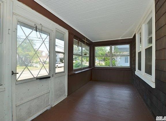 3rd image of 130 Woodlawn Ave