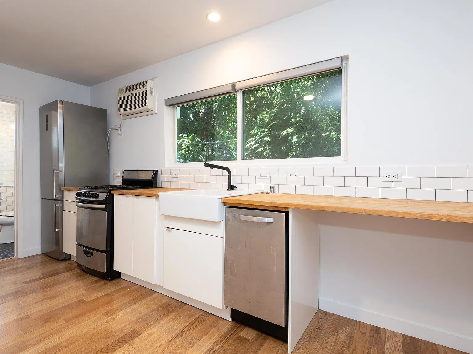 Studio, 600 sqft, $1,795 — Photo 4
