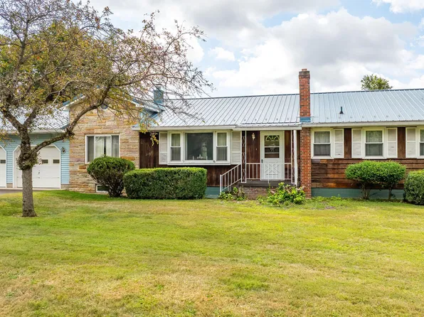26 Upper Woodcrest Rd, Berwick, PA 18603