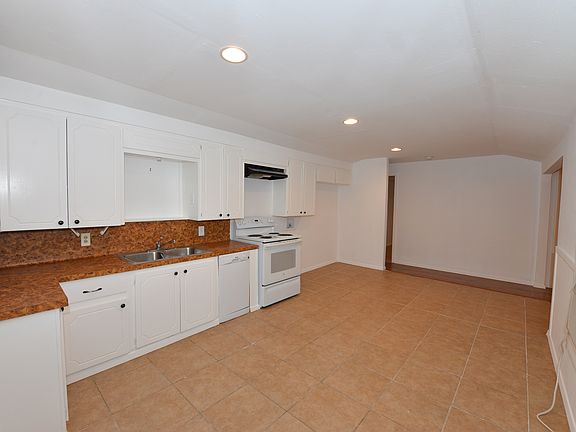 3rd image of 1100 W Johanna St