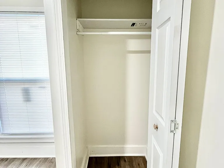 1118 W Whitney Ave — Photo 9
