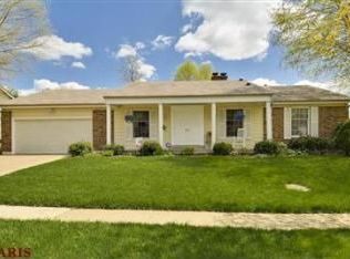 15540 Summerridge Dr, Chesterfield, MO 63017