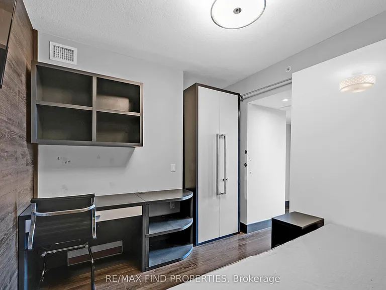 330 Phillip St #2709 — Photo 22