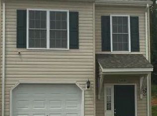 6830 Village Green Dr, Roanoke, VA 24019
