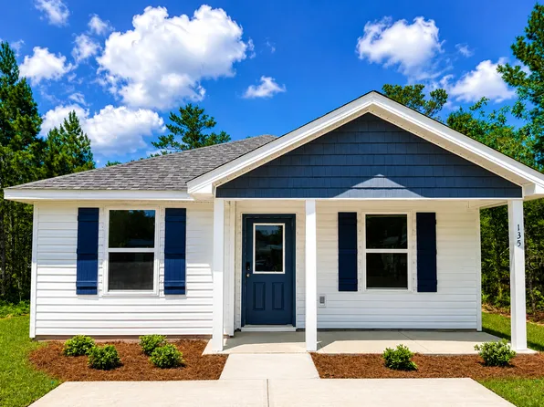 135 E Tiger Lily Ln, Defuniak Springs, FL 32433
