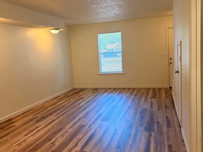 500-532 N Betty Jo Dr — Photo 10