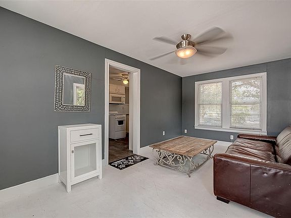 5th image of 415 Fairbanks St