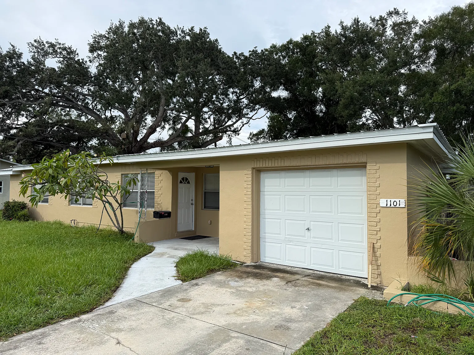 3 bed, 1186 sqft, $2,600 — Photo 2