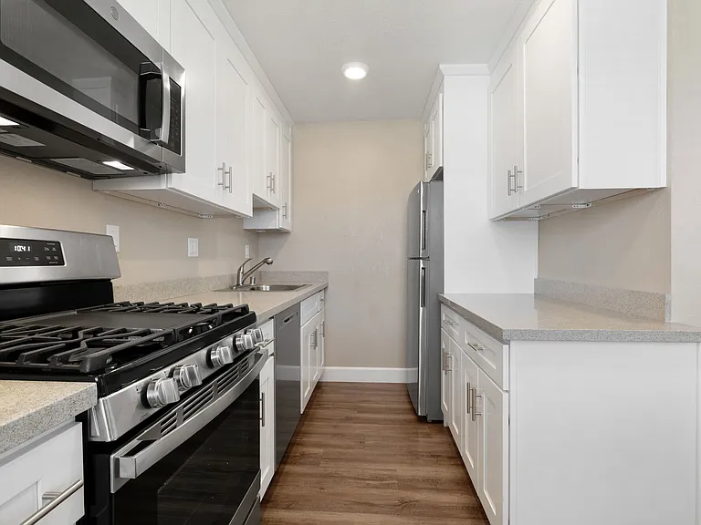 Bon Aire Apartments — Photo 47
