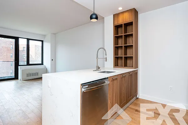 Rented by EXR | media 12