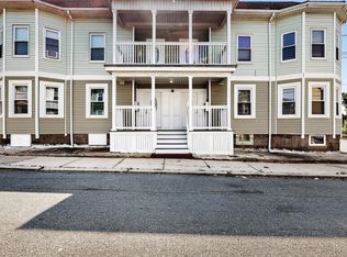 5A Ropes St APT 2, Salem, MA 01970