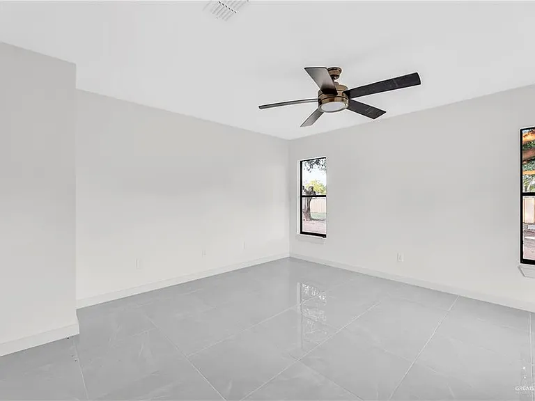 4406 Alejandro St — Photo 13
