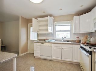 607 E Weathersfield Way, Schaumburg, IL 60193