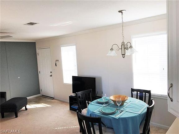 3rd image of 19 Helen Ln