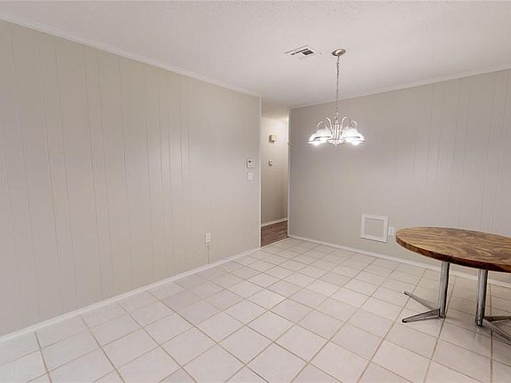 4th image of 4240 Green Meadow Dr