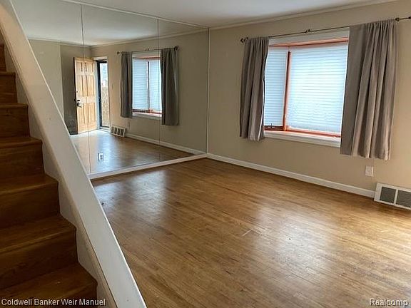 2nd image of 23313 Beverly St