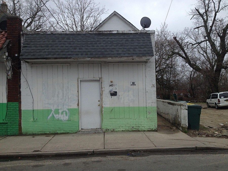 1st image of 142 E 4th St