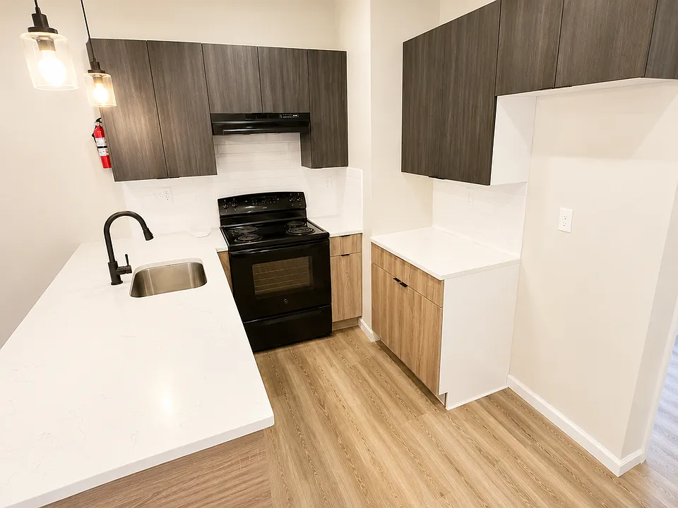 383-385 Avon Ave #2LC-3RC
