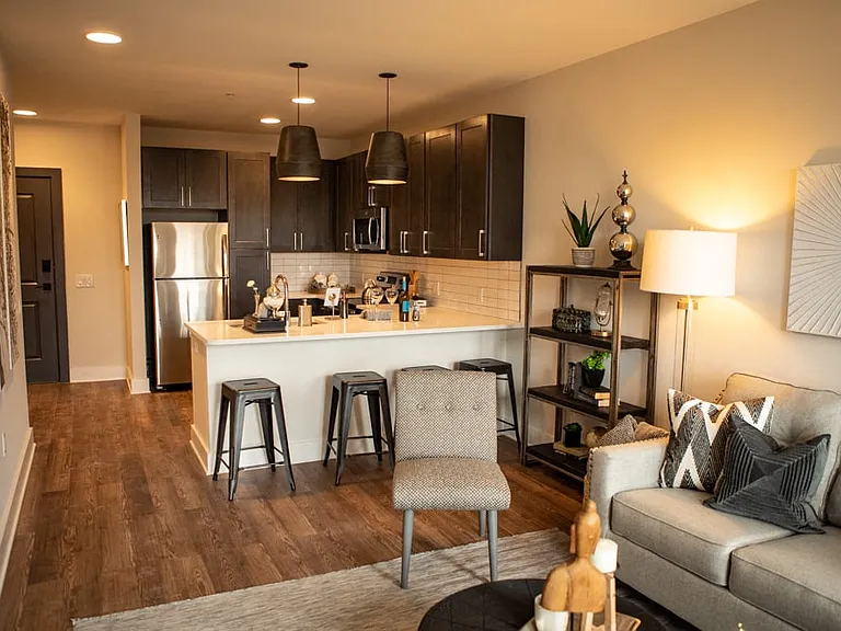 Center Square Lofts West — Photo 32