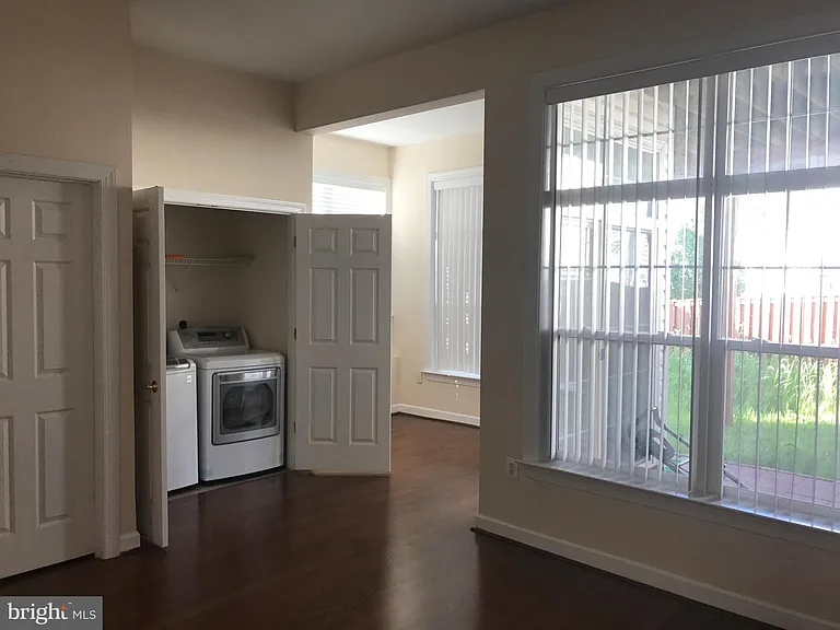 8010 Duck Pond Ter — Photo 5