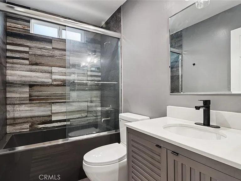 17465 Tuscan Dr — Photo 23