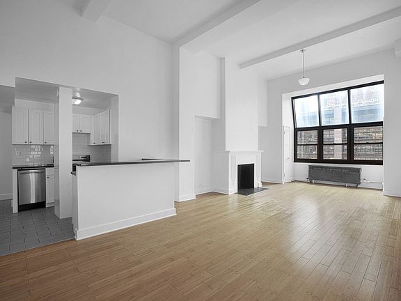 2nd image of 307 E 44th St APT 1411