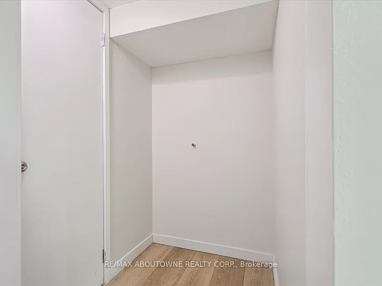 112 Claremont St #BASEMENT — Photo 25