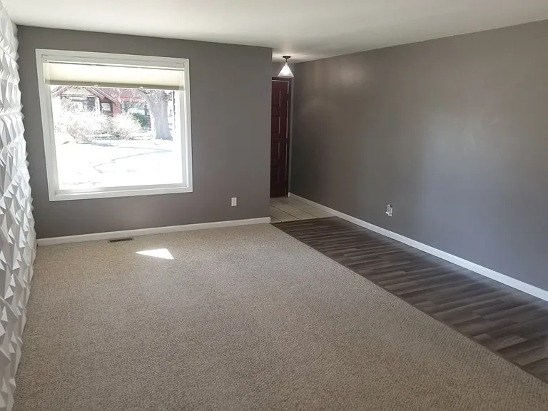 510 S Phillippi St — Photo 5