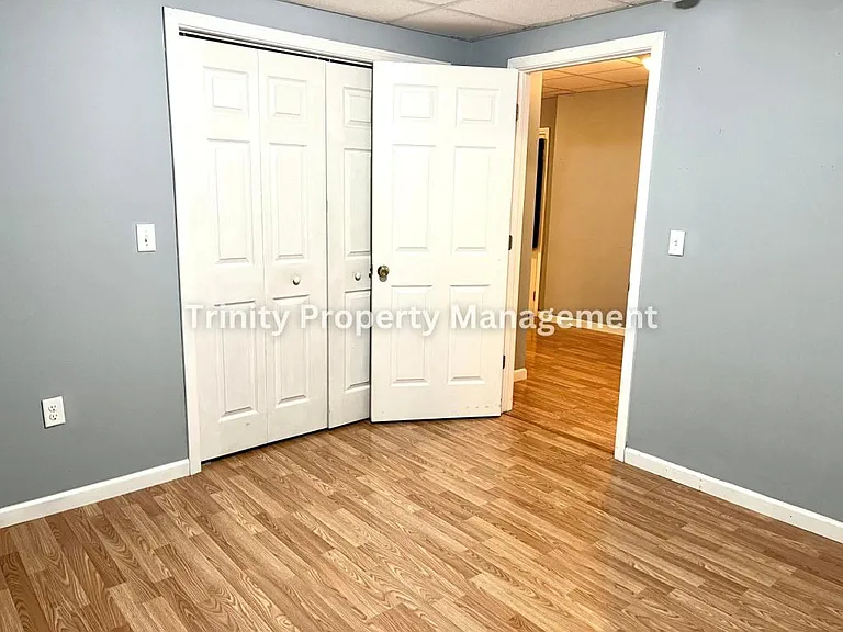 53 Marion St #E — Photo 4