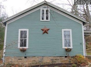 45 E Cottage St, Chagrin Falls, OH