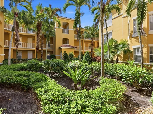 5045 Fairways Cir APT D105, Vero Beach, FL 32967