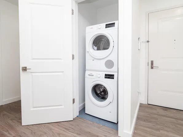 201 Cornelison Avenue image 10 of 17