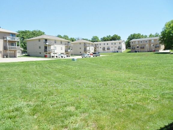 3rd image of 246 NW Waterwheel Ct